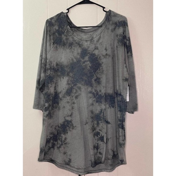 torrid Tops - Torrid baseball tee 3/4 sleeves size 2 NWT D024
